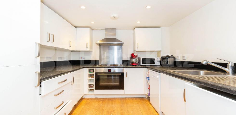			Balcony Property, 1 Bedroom, 1 bath, 1 reception Apartment			 Stepney Way, Whitechapel/Stepney Green